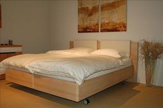 Deelbare bedkader